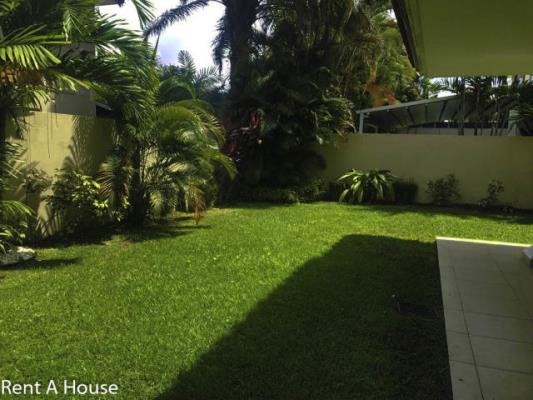 Costa Azul, Área Metropolitana