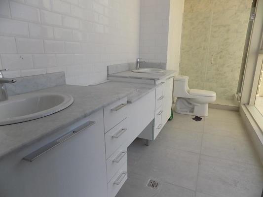 Jade Tower, Área Metropolitana