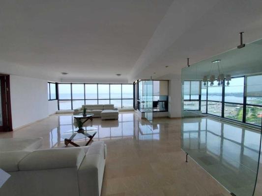 Plaza Miramar, Avenida Balboa