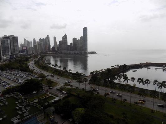Plaza Miramar, Avenida Balboa