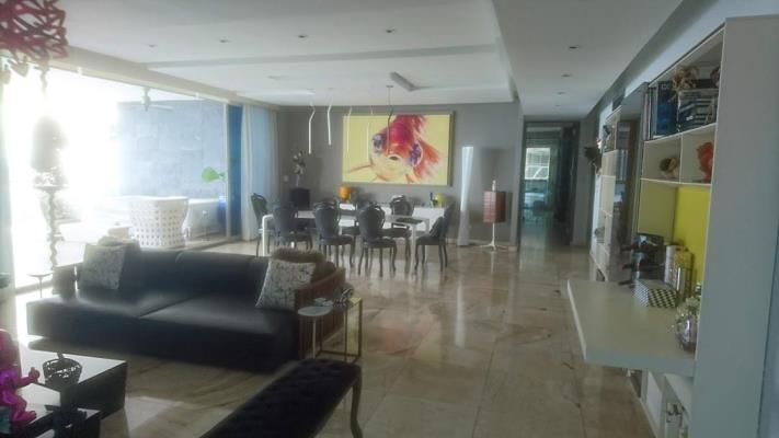 Aqualina, Punta Pacifica