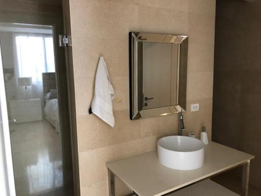 Yoo Panama, Avenida Balboa