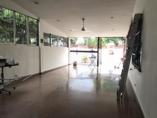 , Casa en alquiler en Parque Lefevre | P2696778