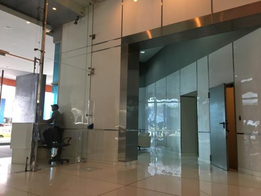 Yacht Club, Avenida Balboa