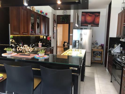 Aqualina, Punta Pacifica