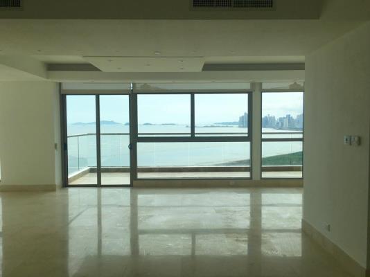 Paramount, Área Metropolitana