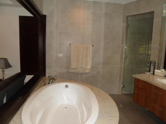 Embassy Club, Ancón