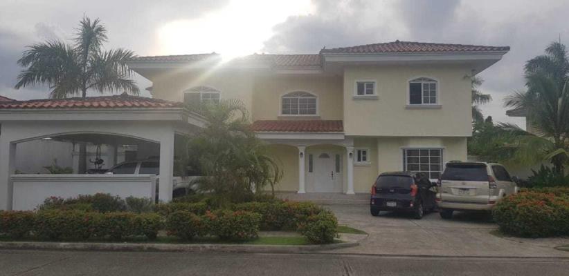 Costa Serena, Área Metropolitana