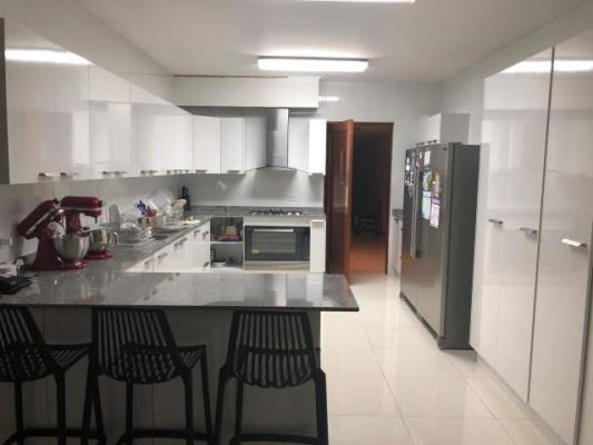 Peninsula, apartamento