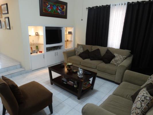 , Amelia Denis De Icaza