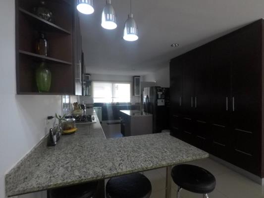 , Amelia Denis De Icaza