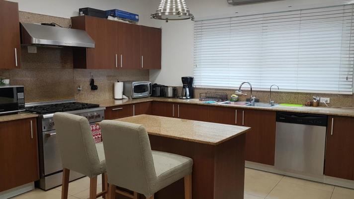 , Amelia Denis De Icaza