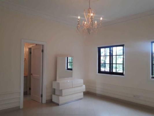 Las Begoñas, Costa del Este