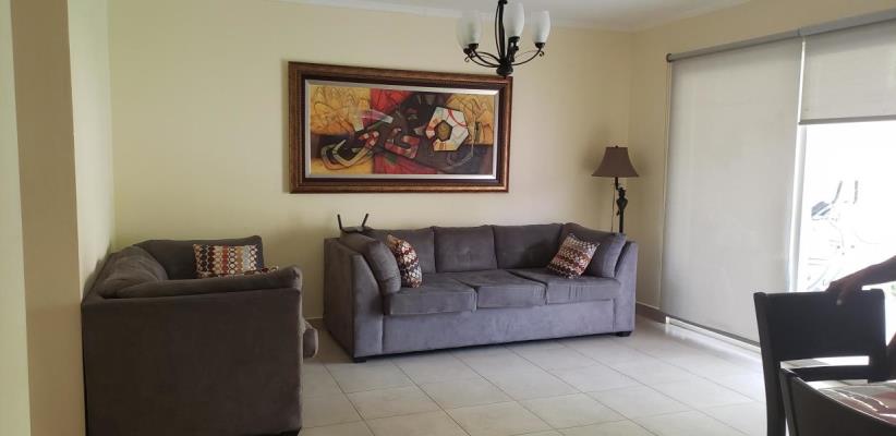 Villa Tiber, Rufina Alfaro