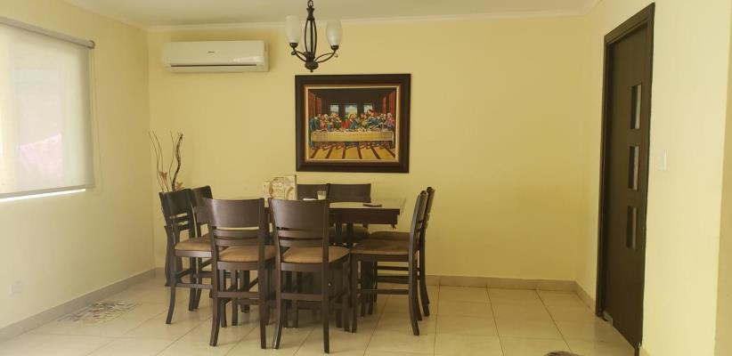 Villa Tiber, Rufina Alfaro