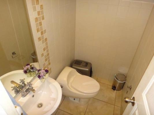 PH Everest, Rufina Alfaro