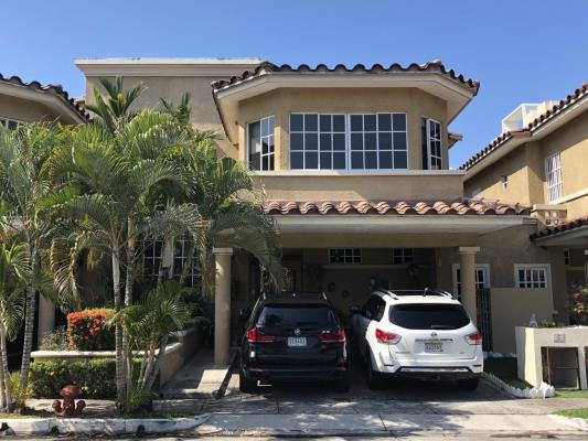 Dorado Lakes , Panamá