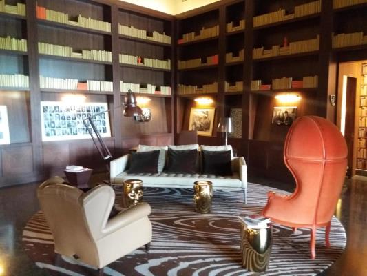 Yoo Panama, Avenida Balboa