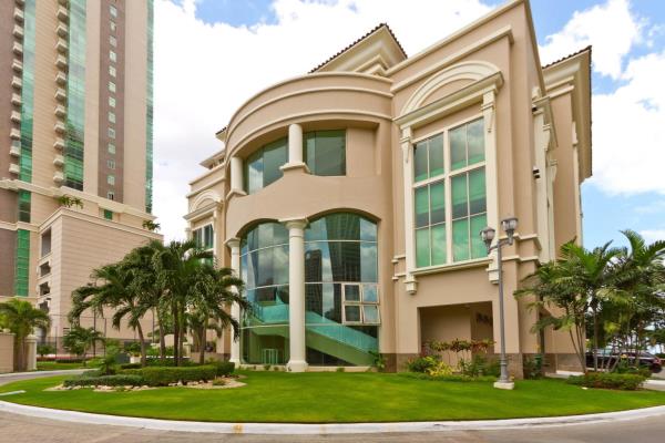 Pacific Point , apartamento