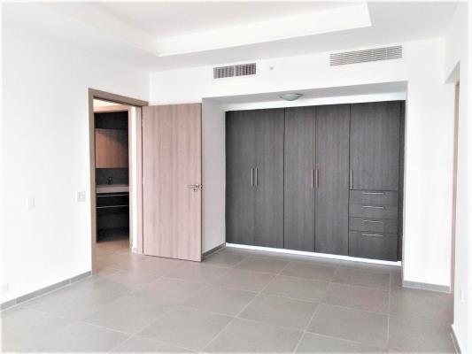 Yacht Club, Avenida Balboa