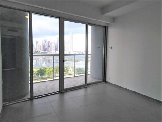 Yacht Club, Avenida Balboa