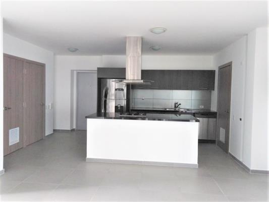 Yacht Club, Avenida Balboa