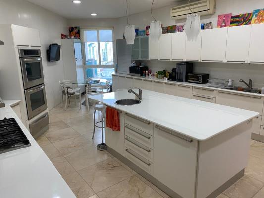 Venetian Tower, Área Metropolitana