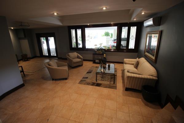 Vista Bella Plaza, Área Metropolitana