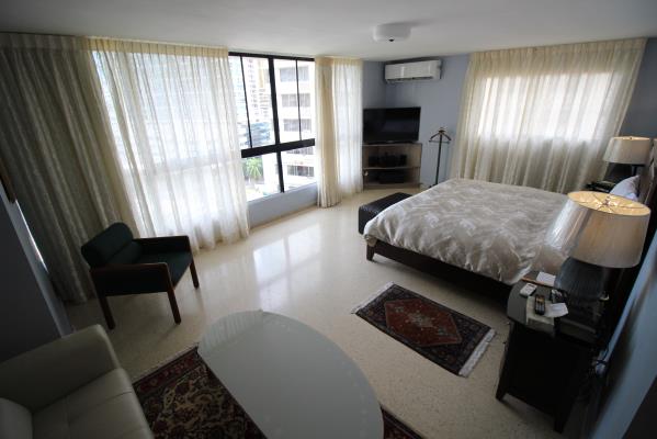 Vista Bella Plaza, Bella Vista