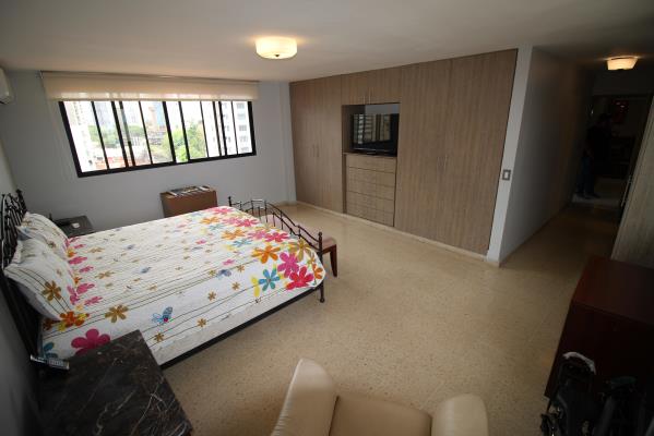 Vista Bella Plaza, Área Metropolitana