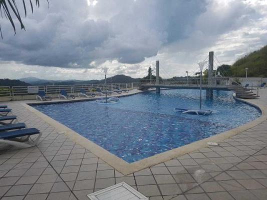 Altamira Gardens, Santa Clara