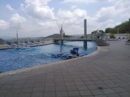 Altamira Gardens, Santa Clara