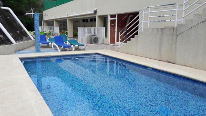 Altamira Gardens, Santa Clara