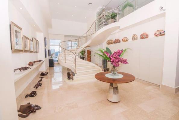 The Belvedere park, Coco del Mar