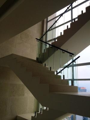 Q Tower , apartamento