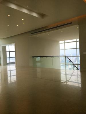 Q Tower , Área Metropolitana