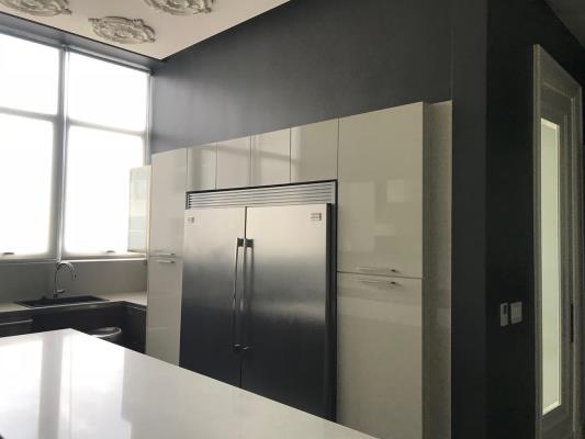 Q Tower , apartamento