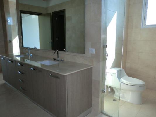 Santorini, Área Metropolitana