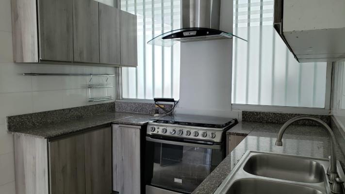 The Seawaves, Bella Vista