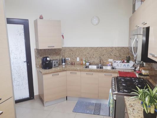 Embassy  Village, Curundú