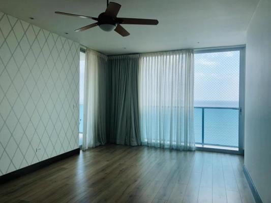 Bayside Condominium, Costa del Este