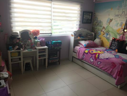 Dorado village, Amelia Denis De Icaza