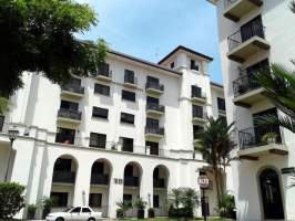 Embassy  Village Curundú, Panamá