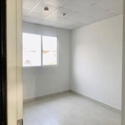 WEST GARDENS , Burunga