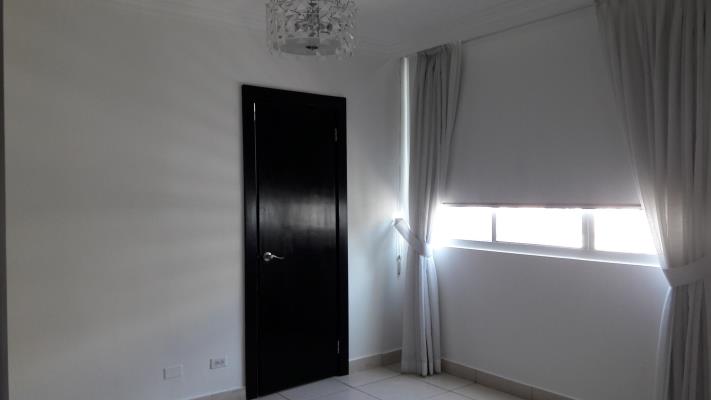 Bahia Esmeralda, Área Metropolitana