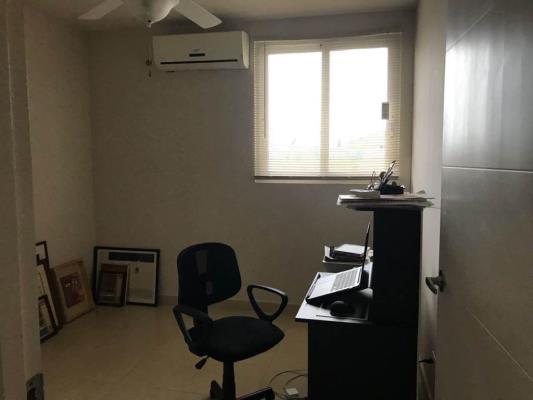 Torres de Versalles, Juan Diaz