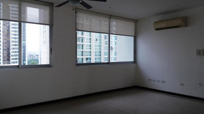 Bayside Condominium, Área Metropolitana