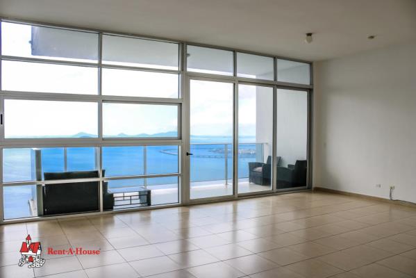 Waters on the bay, Avenida Balboa