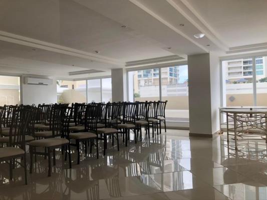 Pacific Blue, Área Metropolitana