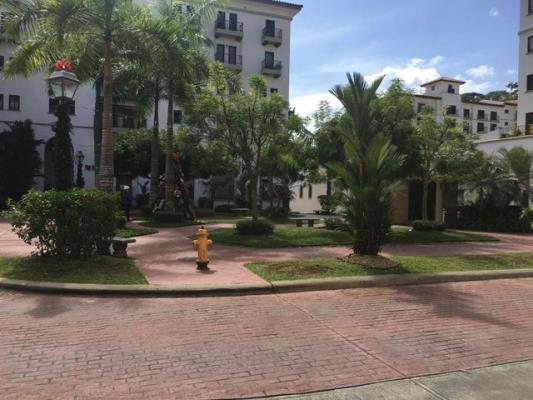 Embassy Village, Panamá